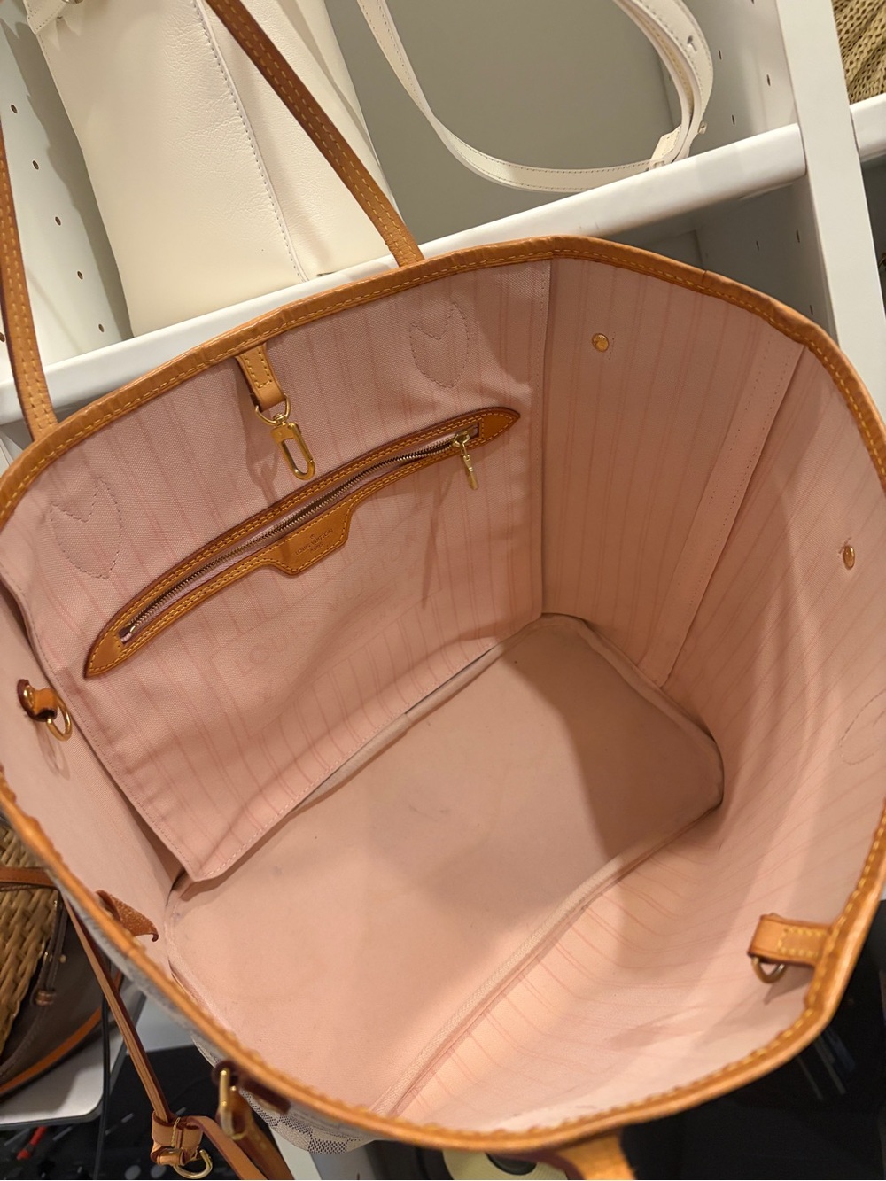 Louis Vuitton Neverfull - Picture 6 of 10